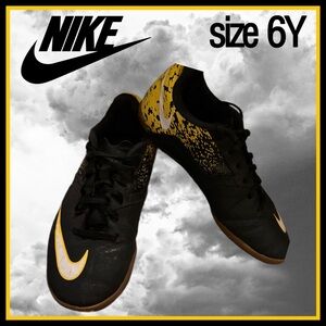 black & yellow NIKE flat blowing shoe looking SNEAKERS size 6Y